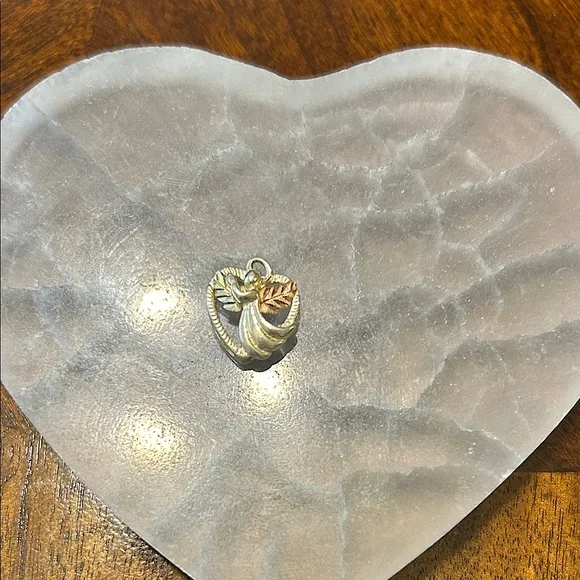 Black hills gold sterling silver angel pendant - Picture 3 of 5